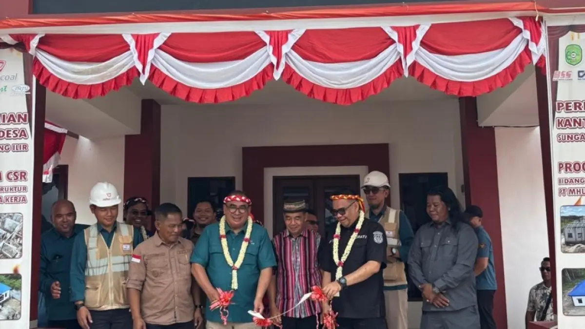 DUKUNGAN. Peresmian Kantor Desa Sungai Payang Ilir, Kecamatan Loa Kulu, Kutai Kartanegara, yang dibangun melalui dukungan Program CSR bidang infrastruktur PT Multi Harapan Utama bersama mitra kerja, Kamis (4/6/2026). 