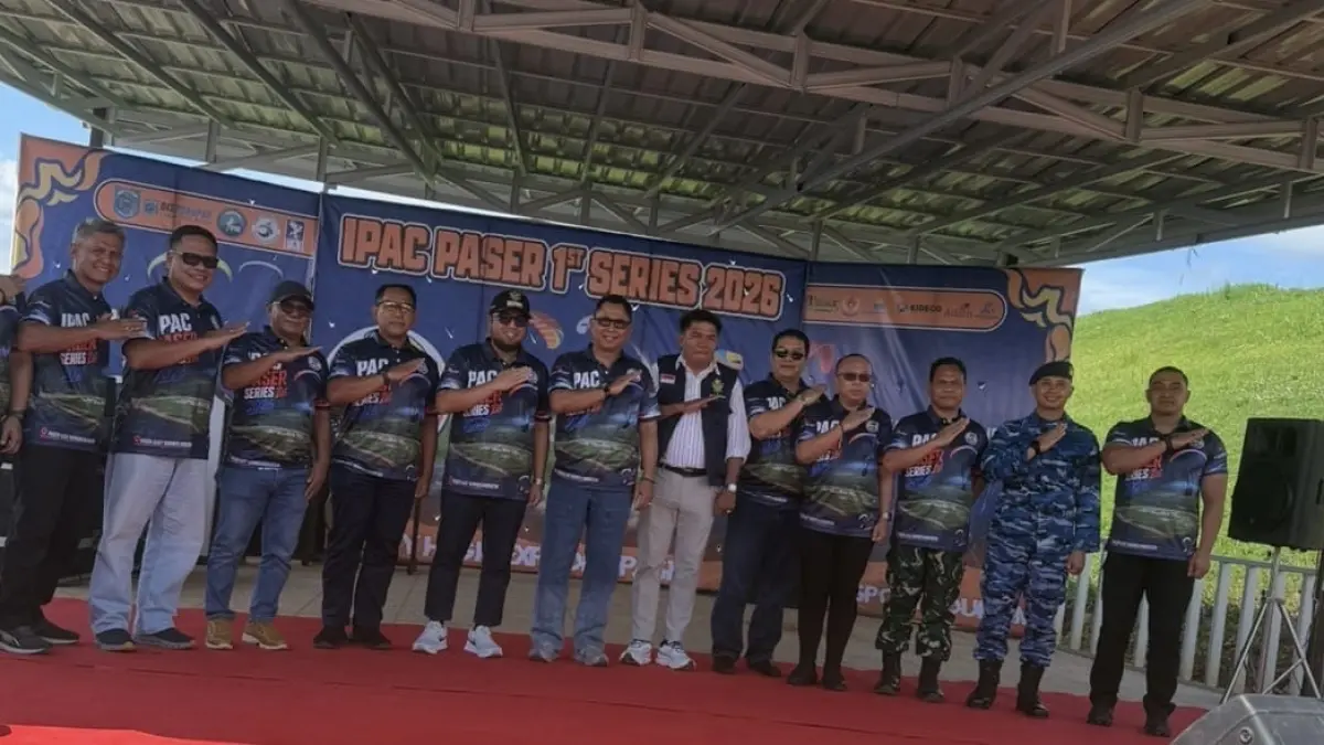 Peserta Paralayang IPAC 2026 di Sultan Hill, Paser di ikuti berbagai negara Asia dan Eropa. (IST)