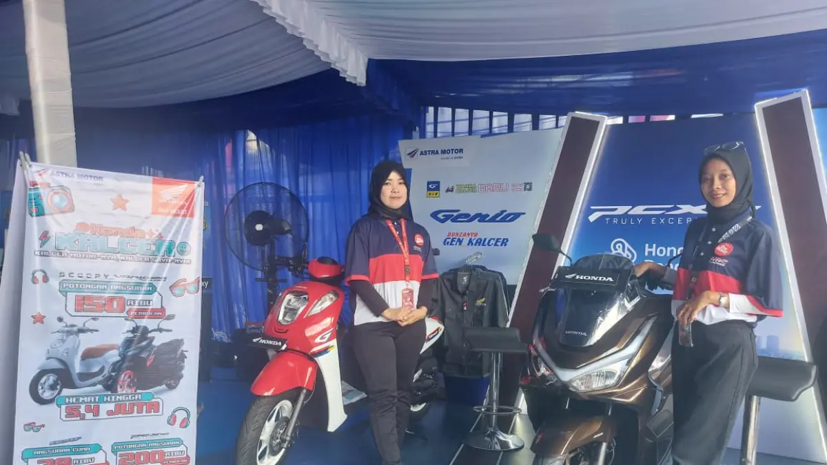 KEKINIAN: Lini motor "Honda Kalcer" andalan Gen-Z, termasuk New Honda Genio dan PCX 160 RoadSync yang dipamerkan dalam event Hajatan FIFGROUP Balikpapan, Sabtu (6/6/2026). DINA ANGELINA/KP
