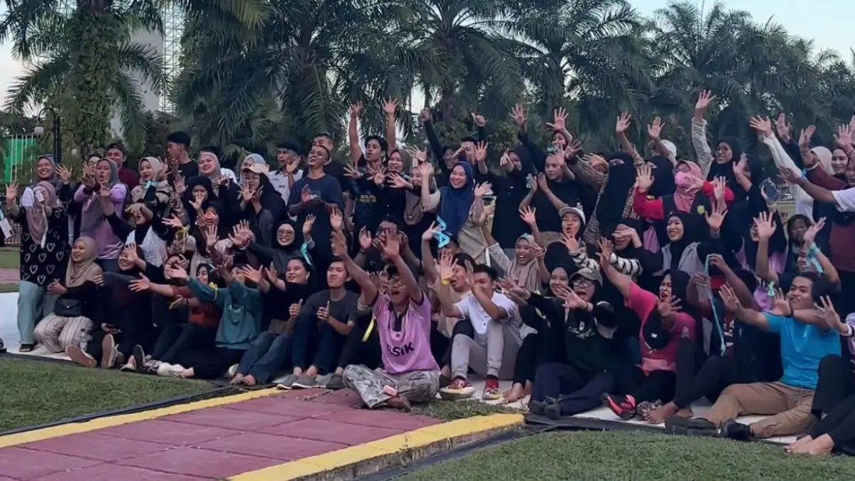 Warga Sangatta antusias mengikuti berbagai permainan tradisional dalam kegiatan Kumpul Seru: Main Lagi di Lapangan Helipad Bukit Pelangi, Sangatta, Sabtu (6/6)