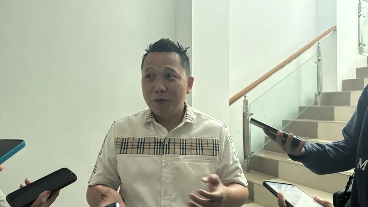 Deni Hakim Anwar