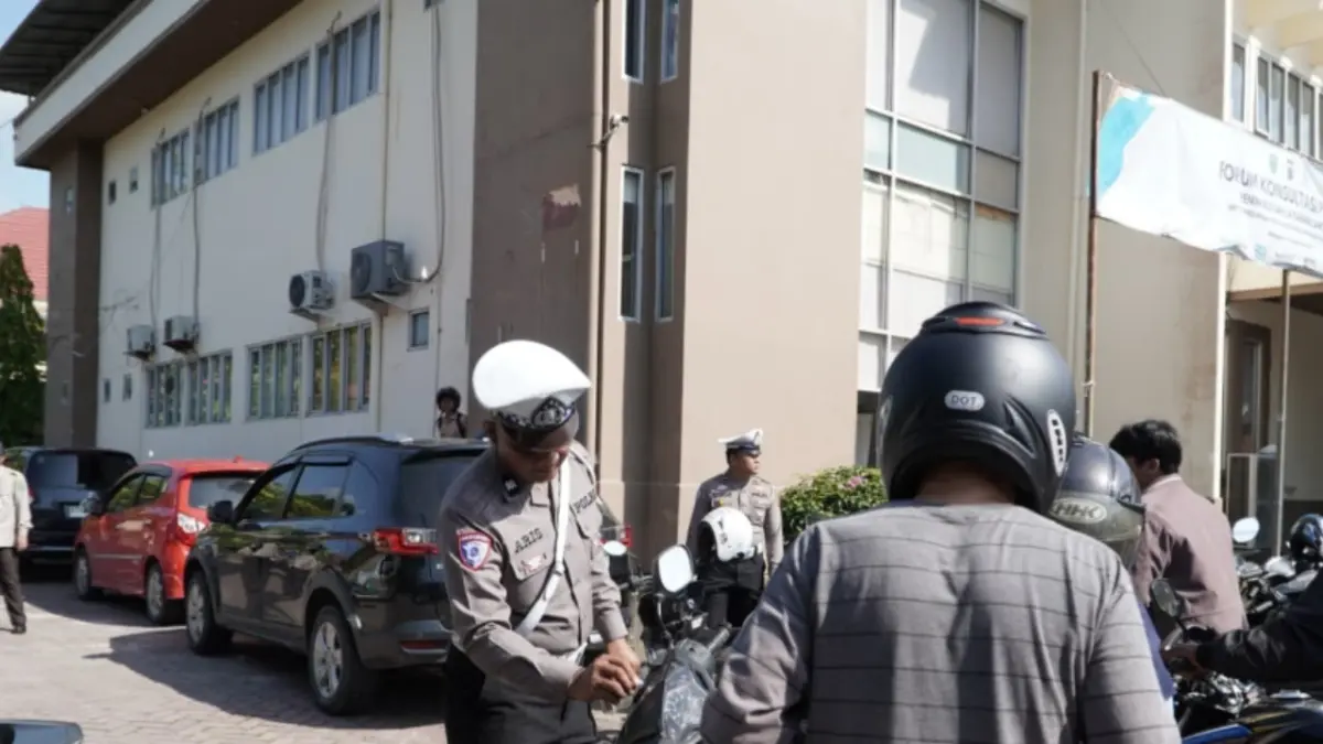 OPERASI: Petugas menggelar operasi patuh selama dua pekan dengan fokus pelanggaran berpotensi kecelakaan.