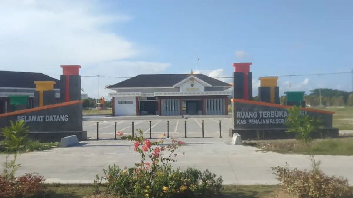 PUSAT KERAMAIAN: RTH depan Stadion Panglima Sentik PPU sudah rampung dan dapat dimanfaatkan masyarakat untuk berkegiatan. AHMAD MAKI/KP