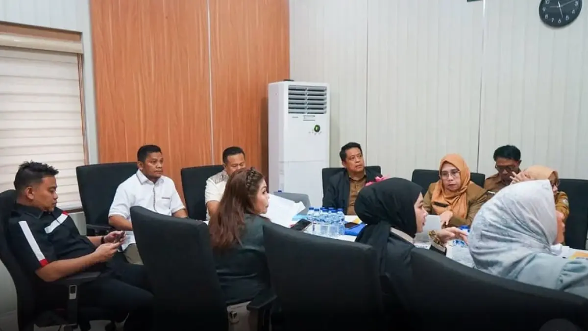 BEBAS TITIPAN: Komisi IV DPRD Balikpapan menggelar RDP bersama Disdikbud terkait persiapan Sistem Penerimaan Murid Baru (SPMB) 2026, Selasa (9/6).