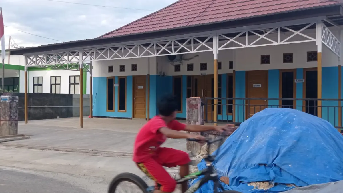 LAYANI PENERIMA MANFAAT: Salah satu dapur MBG di Jalan Selat Karimata, Tanjung Laut, Bontang, segera mulai beroperasi. (ADIEL KUNDHARA/KP)