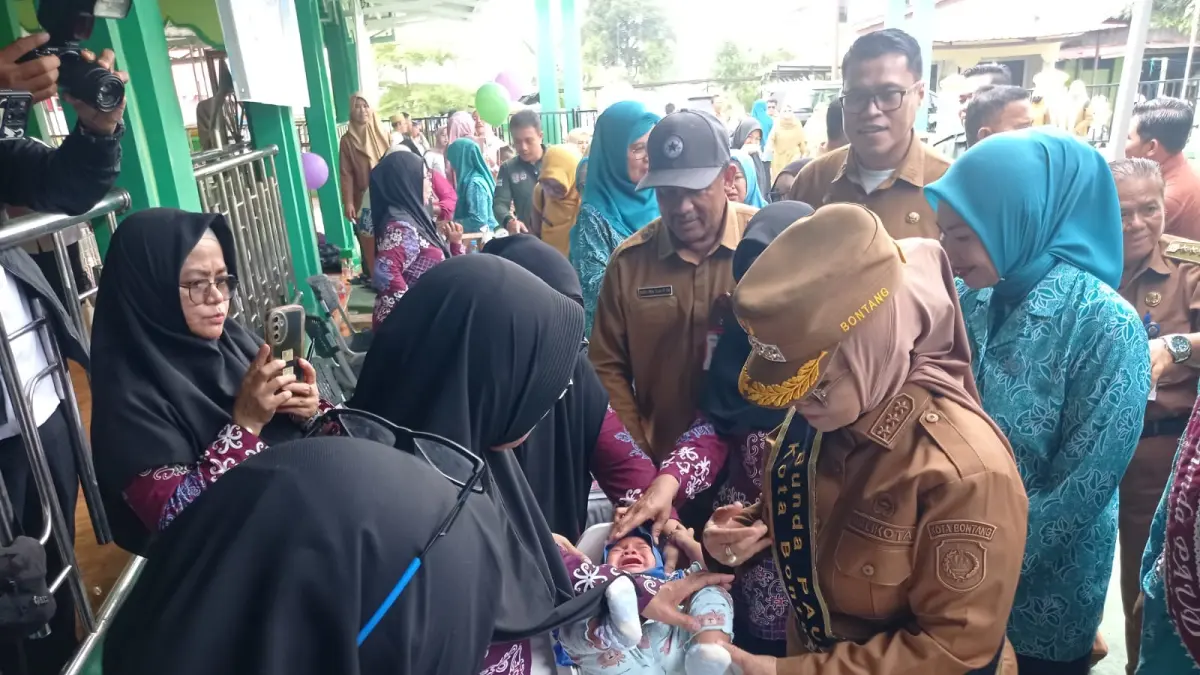 Penimbangan serentak balita di seluruh posyandu Kota Bontang menjadi salah satu langkah pemerintah memperoleh data akurat tumbuh kembang anak untuk percepatan penurunan stunting. (ADIEL KUNDHARA/KALTIM POST)