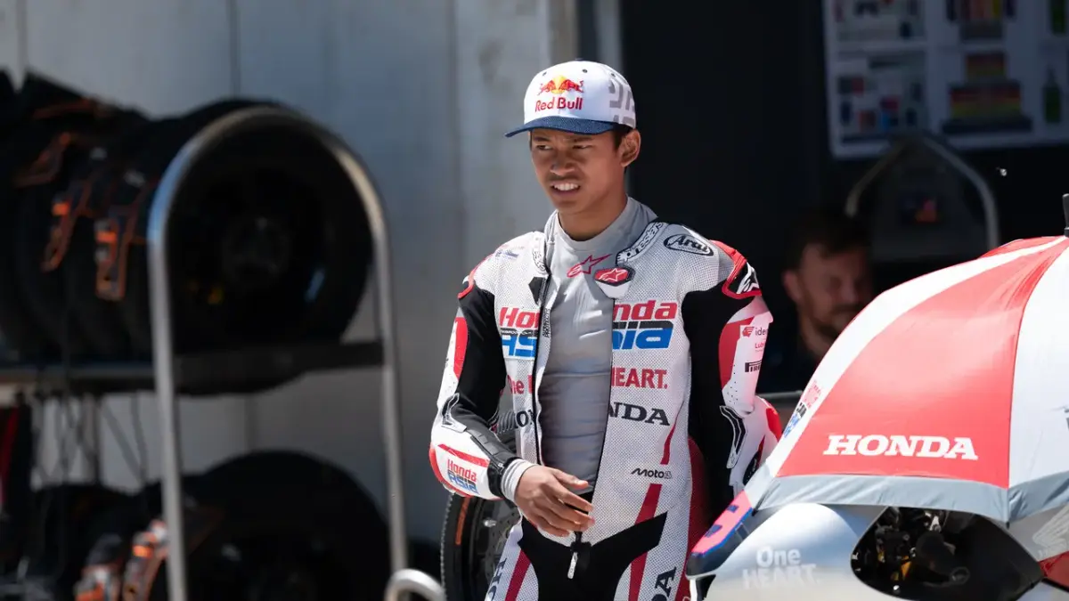 Veda Ega Pratama memetik pengalaman berharga dalam balapan Moto3 Hungaria 2026 yang penuh tantangan di Sirkuit Balaton Park. (Dok. Honda Team Asia)