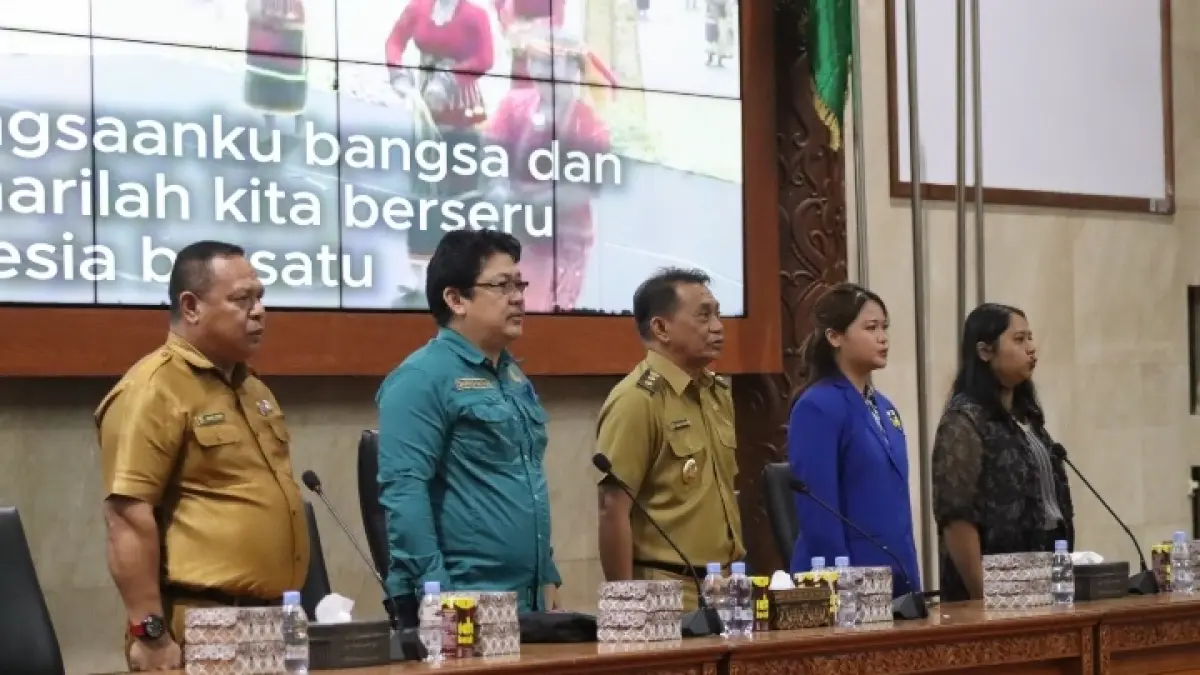 Wakil Bupati Kutai Barat H. Nanang Adriani bersama Kepala Dispora Gamas Laden saat menghadiri Seminar Wirausaha Muda di Auditorium Aji Tulur Jejangkat, Selasa (9/6/2026).