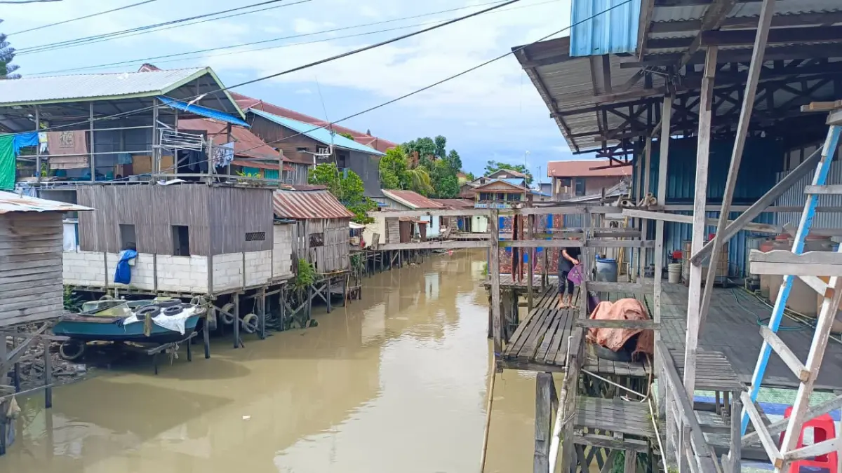 HAFIZ/KP

PENATAAN: Permukiman warga di bantaran sungai di Samarinda menjadi fokus pengaturan dalam Raperda Sempadan Sungai yang tengah dibahas DPRD Kota Samarinda.

&nbsp;