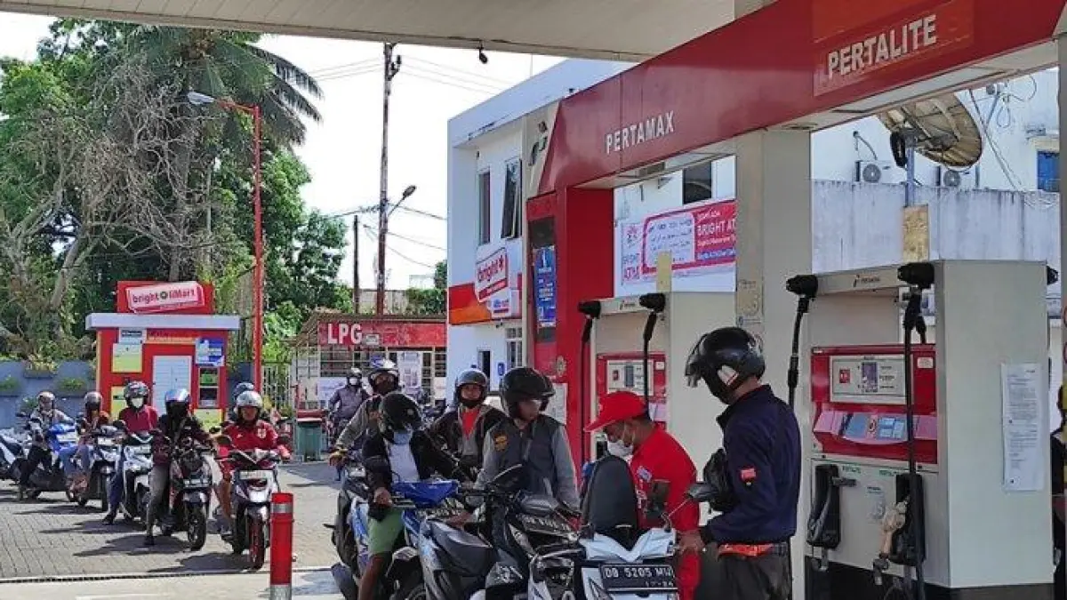 Harga Pertamax naik.