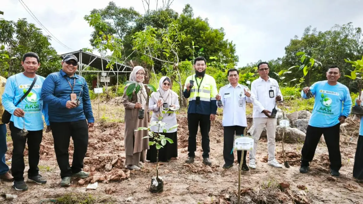 LINGKUNGAN: Kegiatan penanaman pohon dilakukan dalam aksi peduli lingkungan memperingati Hari Lingkungan Hidup Sedunia tahun 2026 yang dilakukan para stakeholder di Kota Balikpapan. (LUPUS/KP)