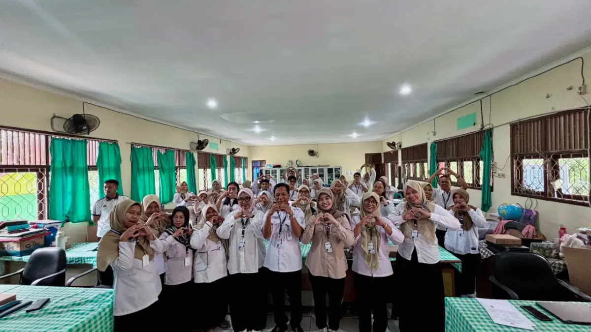 Para pengajar di SMP 17 Balikpapan antusias mengikuti in house training &nbsp;yang digagas SAPA Balikpapan.

&nbsp;

&nbsp;