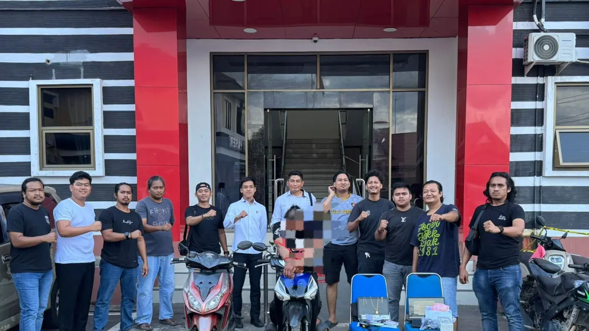 Pelaku pembobolan rumah berinisial S diamankan Tim Jatanras Satreskrim Polres Paser bersama barang bukti hasil pencurian yang ditaksir mencapai puluhan juta rupiah. DOK/POLRES PASER)