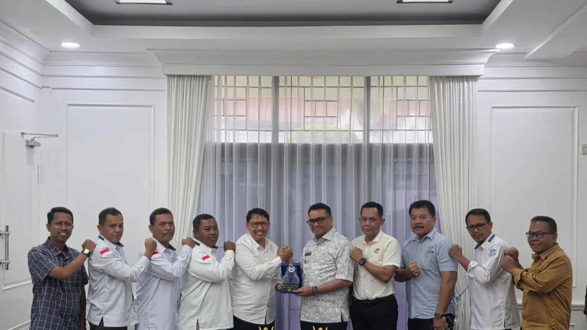 POTENSI PESISIR. Pertemuan Bupati Kukar Aulia Rahman Basri bersama APBMI Samboja dan Kadin Kukar.
