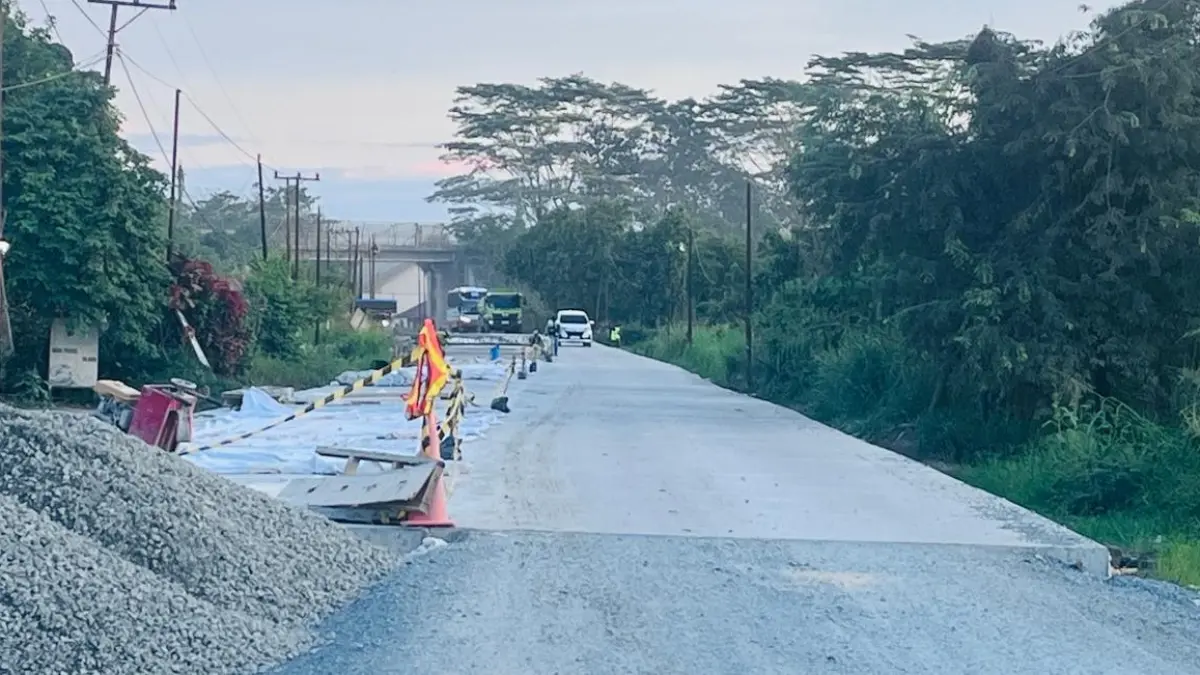 Semenisasi pada ruas jalan segmen II jalur Simpang Belusuh–Melak. Tanjakan Sungai Pesikng menjadi prioritas berikutnya karena kerap terjadi kecelakaan lalu lintas.