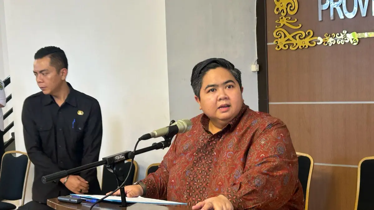 Wakil ketua DPRD Kaltim, Ananda Emira Moeis saat menggelar konferensi pers terkait penundaan hak angket, Rabu (10/6/2026). (Bayu/KP)