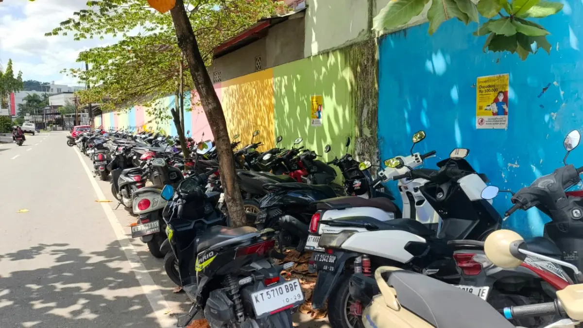 PENATAAN: DPRD Samarinda mendorong penataan juru parkir serta peningkatan keamanan sebagai bagian dari penerapan parkir berlangganan di Kota Tepian. HAFIZ/KP