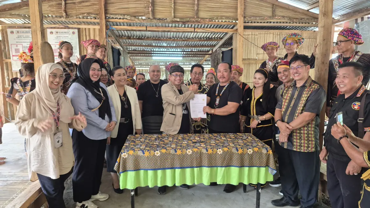 TEKEN: Universitas Balikpapan (Uniba) menandatangani  Letter of Intent (LoI) dengan Persatuan Pengamal Adat Sabah (Sunduan Nabalu) asal Malaysia, pererat hubungan bilateral kedua negara.(IST)