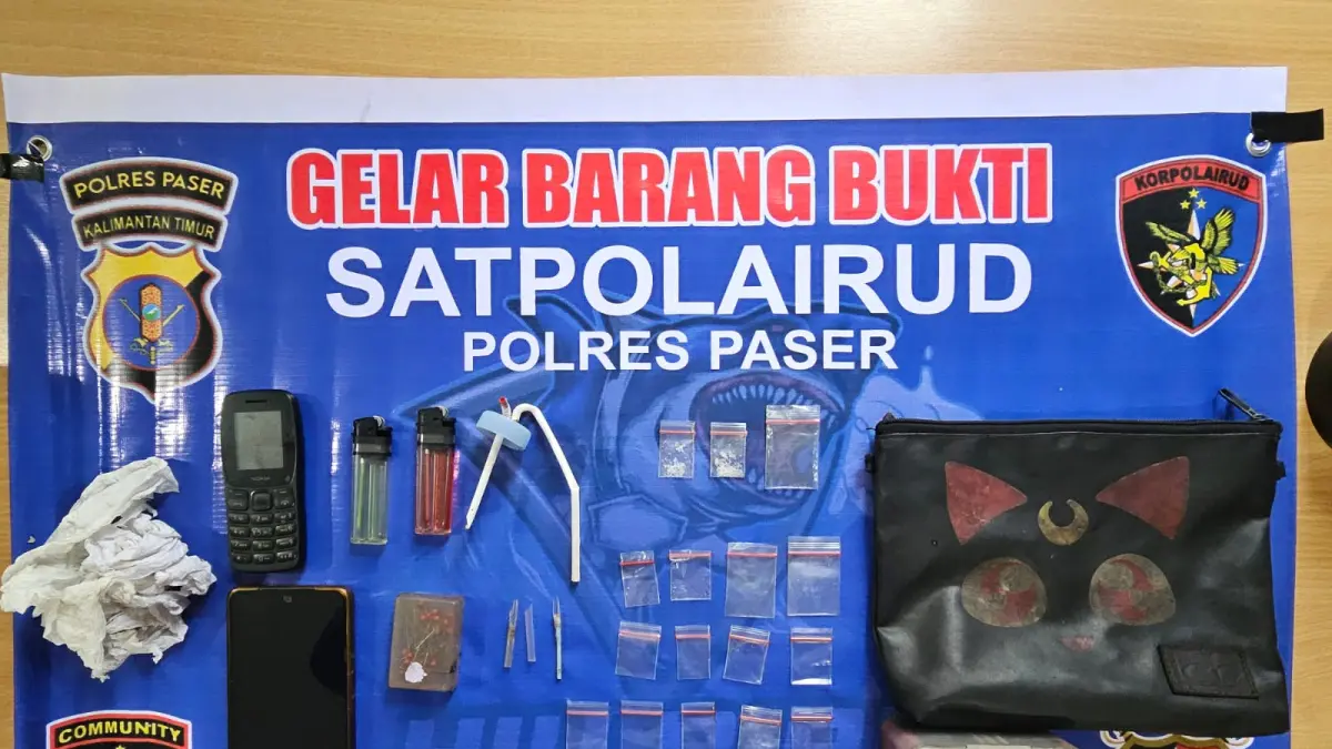 Barang bukti penyalahgunaan narkotika usai penangkapan di perairan Adang Bay. (IST)