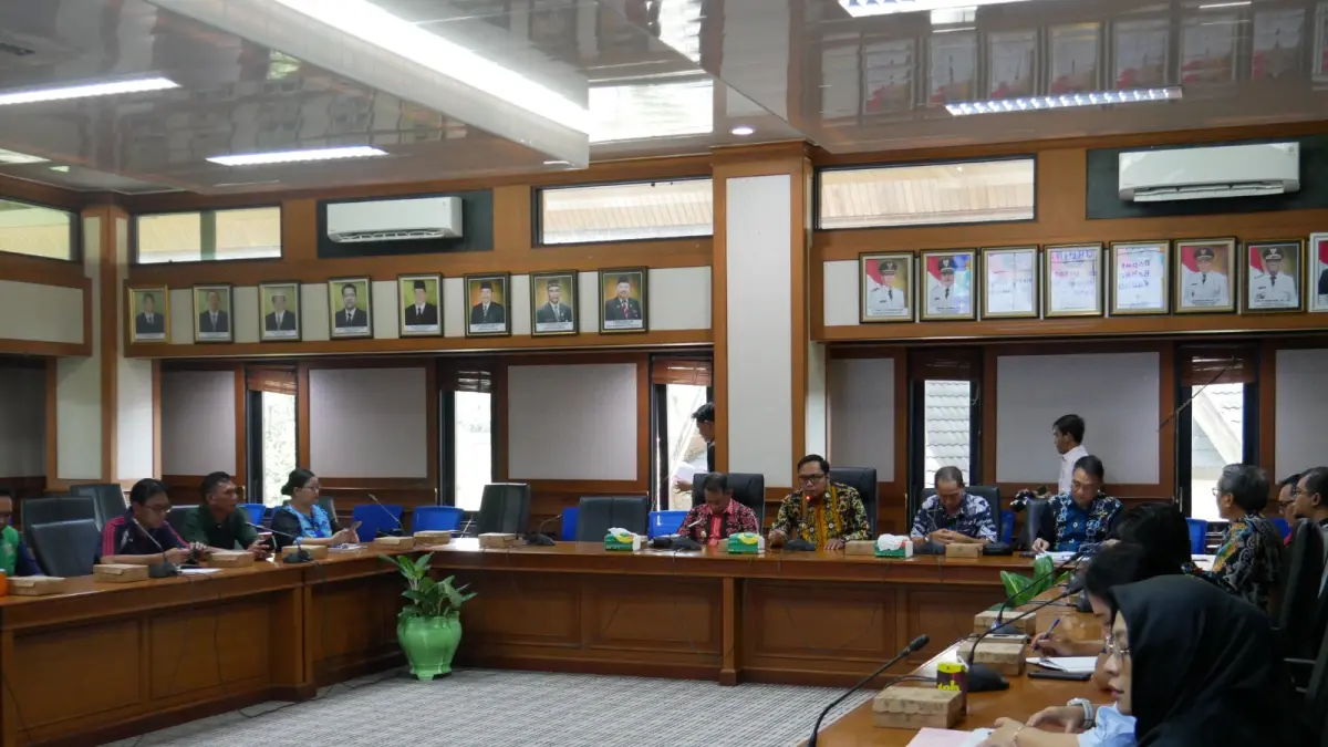SERIUS: Rapat koordinasi untuk menyikapi kenaikan BBM