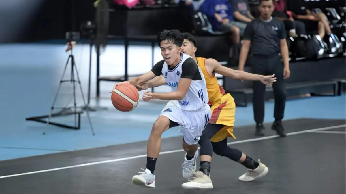 DITUNTUT KONSISTEN: Pemain Bluefin Samarinda (putih) diharapkan dalam kondisi prima saat menantang LBC di final KBL. (DONI ADITYA/KP)
