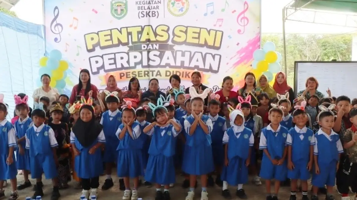PENTAS SENI: Pelepasan dan perpisahan siswa PAUD dan program penyetaraan UPTD SPNF SKB. 