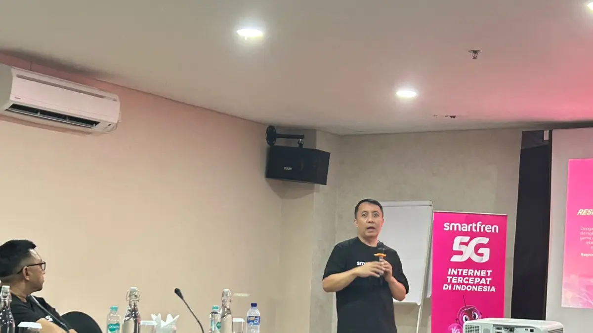 ANDAL DUKUNG AKTIVITAS: Layanan Internet Nonstop menjadi salah satu solusi bagi pelanggan Smartfren agar tetap terhubung meskipun kuota utama telah habis digunakan.