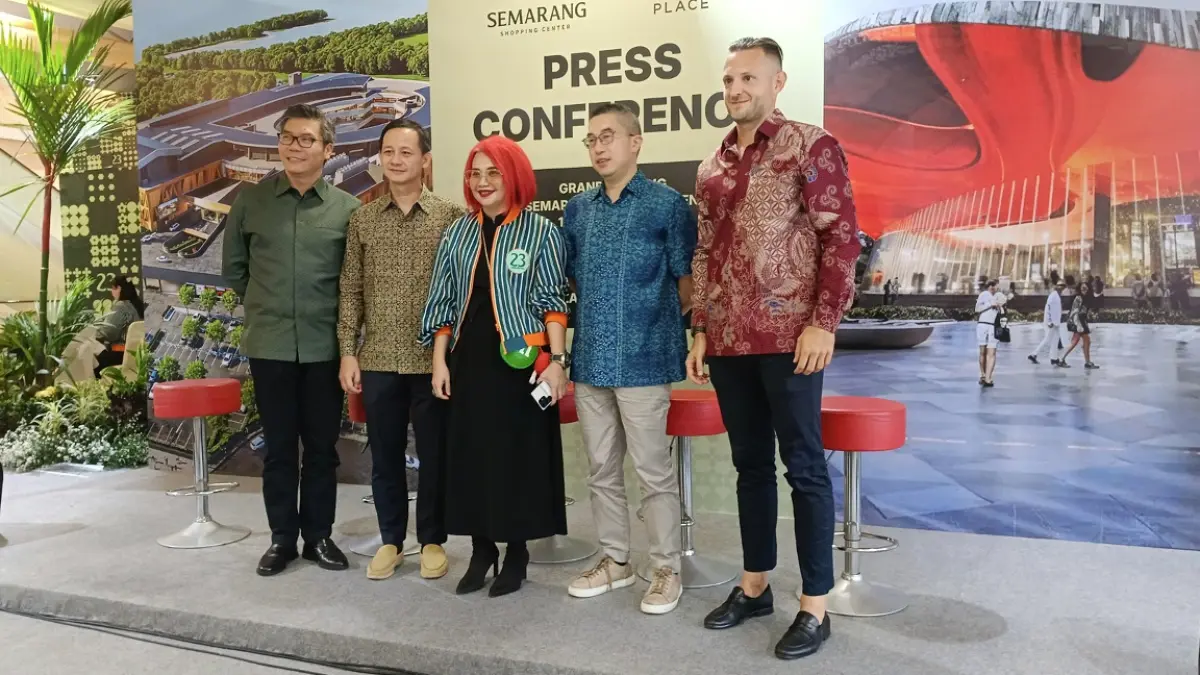 General Manager 23 Semarang Shopping Center, Dian Widiyanti, menjelaskan strategi pengelola dalam menjaga keterisian gerai melalui berbagai program aktivasi dan kolaborasi saat jumpa pers bersama awak media, Sabtu (14/06/2026). 