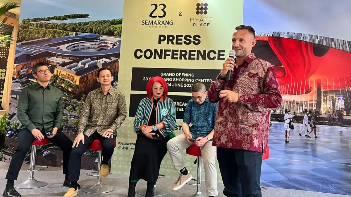 Perwakilan Hyatt Hotels Corporation, Bastien Touzeau (kanan). (FOTO ROMDANI/KP)