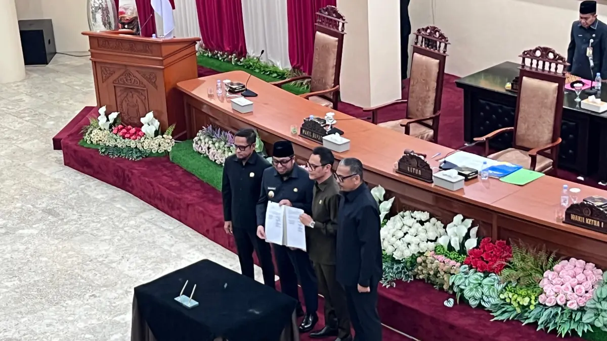 DPRD Paser menggelar rapat paripurna persetujuan salah satu Raperda, Senin (15/6/2026). (Najib/KP)

&nbsp;