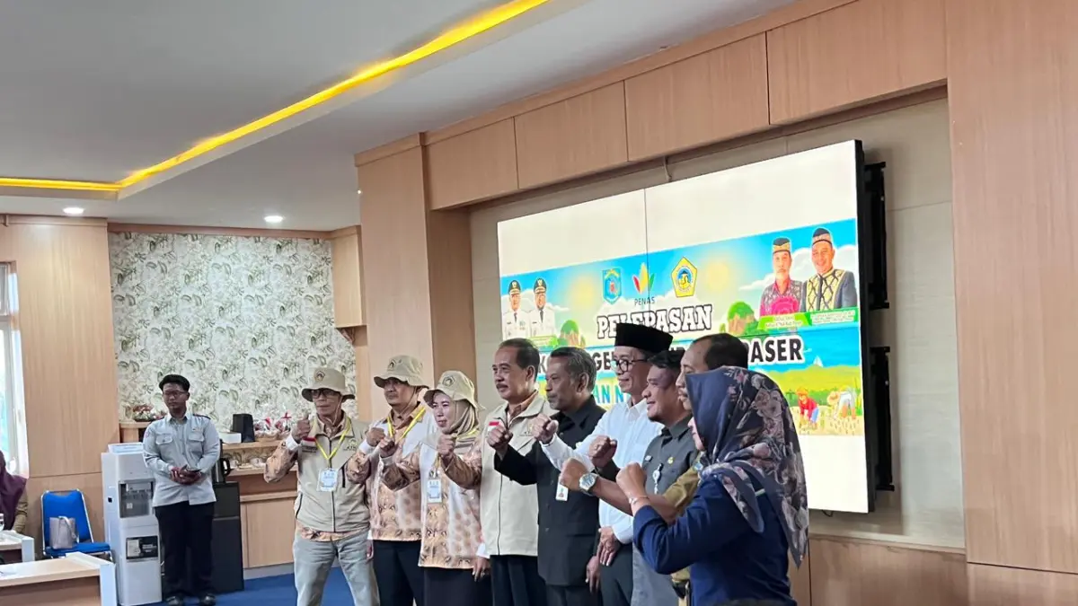 Para peserta Penas KTNA Paser ke Gorontalo dilepas Pemkab Paser, Senin (15/6/2026). (Najib/KP)