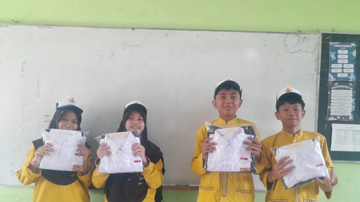 Proses pembuatan seragam sekolah gratis di Kota Bontang masih berlangsung dan dipastikan pengukuran siswa baru dilakukan bertahap. (ADIEL KUNDHARA/KALTIM POST)