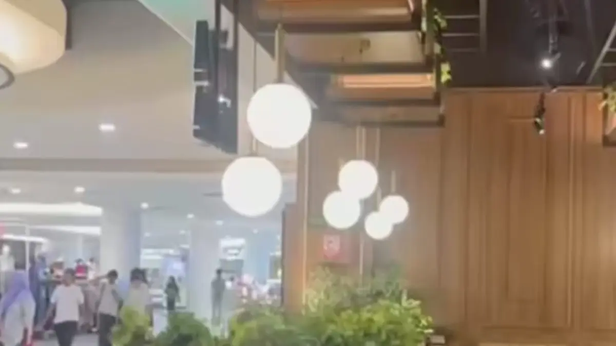 BIKIN PANIK: Salah satu restoran di BIG Mall Samarinda merasakan dampak guncangan gempa Sulteng Magnitudo 6,7 terlihat dari lampu yang tergoyang. TANGKAPAN LAYAR MEDIA SOSIAL