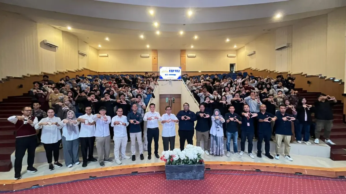 &nbsp;

DUKUNG DUNIA PENDIDIKAN: Telkomsel meresmikan Telkomsel Digital Learning Space (TDLS) di Fakultas Sains dan Teknologi Informasi Institut Teknologi Kalimantan (ITK), Balikpapan, Senin (15/6)