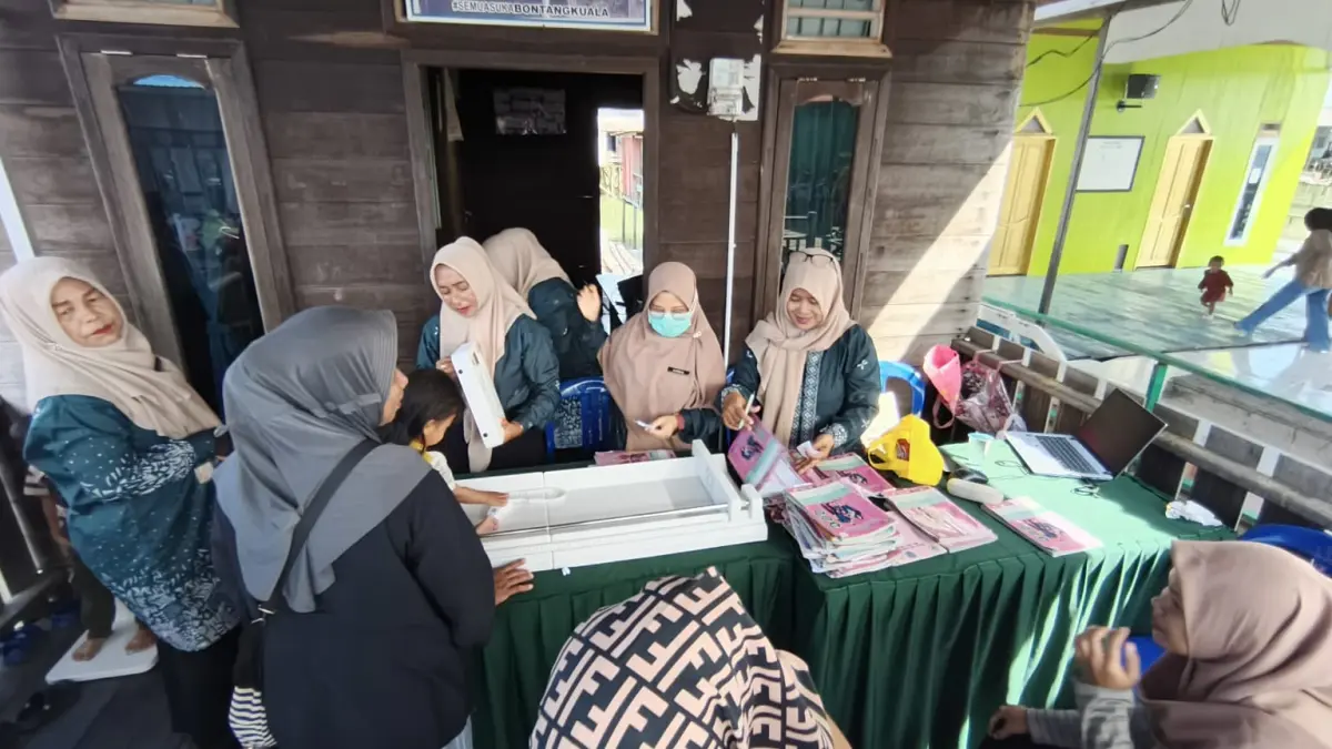 VALIDASI DATA: Hasil timbang serentak menjadi salah satu data yang akan diverifikasi ulang oleh Dinas Kesehatan Bontang. FOTO: ADIEL KUNDHARA/KP
