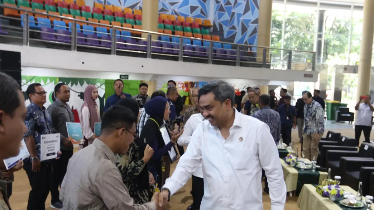 SUASANA FESTIVAL UMKM: Sejumlah pelaku usaha mikro memanfaatkan layanan pengurusan legalitas gratis dalam acara Festival Kemudahan dan Perlindungan Usaha Mikro 2026 yang digelar Kementerian UMKM di BSCC Dome, Balikpapan, Kalimantan Timur, Rabu (17/6/2026).