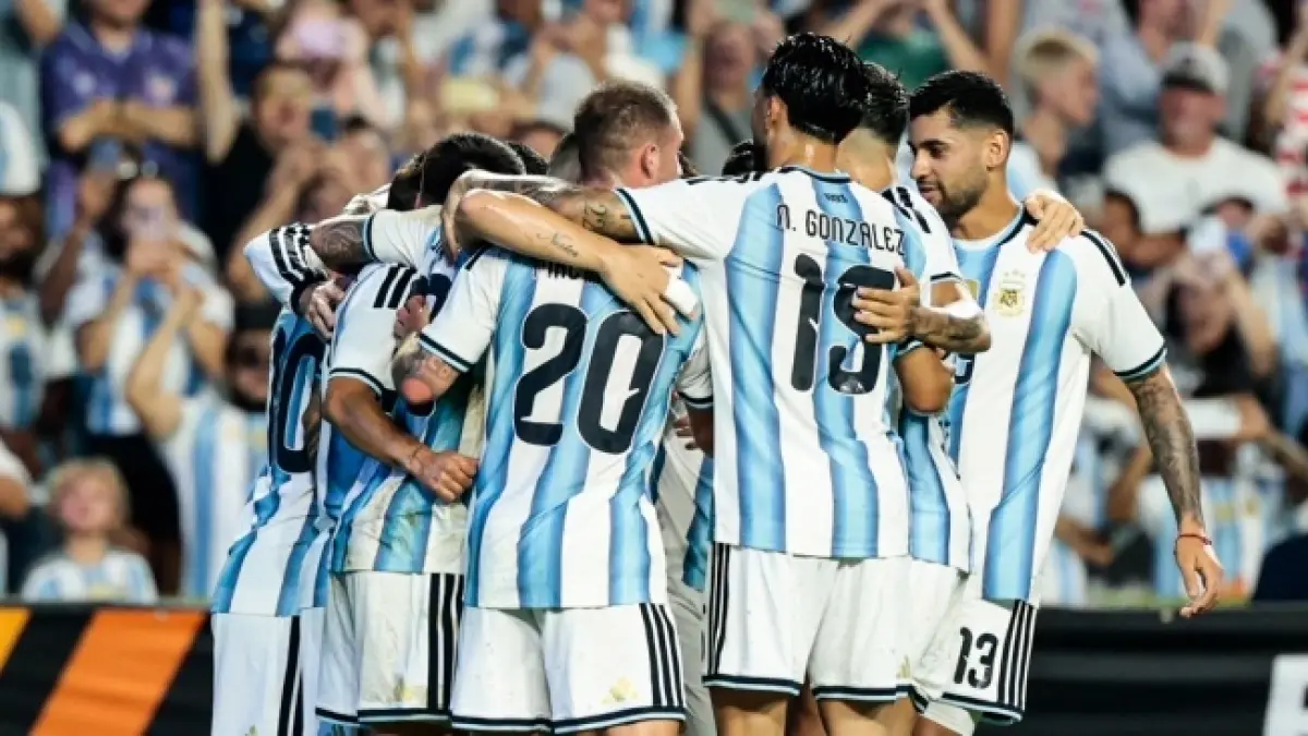 BUNGKAM ISLANDIA: Pelatih Argentina, Lionel Scaloni, mengungkapkan rasa syukurnya setelah anak asuhnya sukses membungkam Islandia dengan skor telak 3-0.(Dok. afaseleccion)