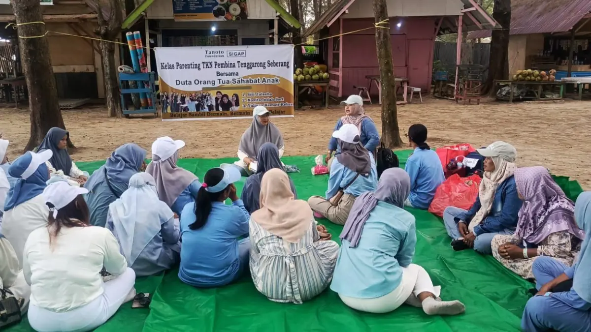 Parenting Class yang digelar Tanoto Foundation bersama TK Teratai Loa Kulu di Desa Ponoragan, Kukar, Senin (15/6).