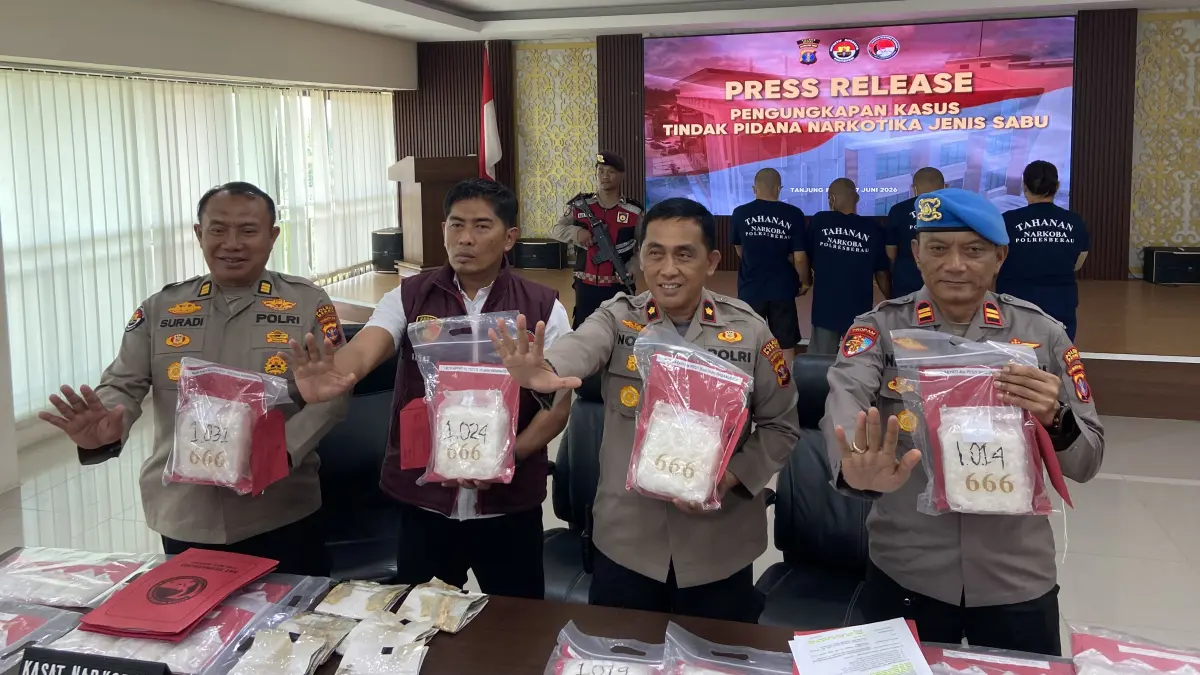 Polres Berau saat jumpa pers terkait kasus pengungkapan narkoba seberat 8 kilogram, Rabu (17/6). (FOTO ARTA KUSUMA YUNANDA/BP)