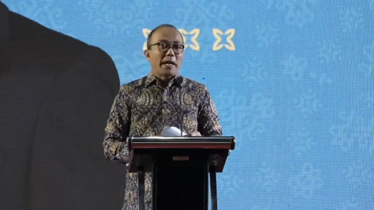 Plt Deputi Bidang Usaha Mikro Kementerian UMKM, Riza Damanik, saat memaparkan realisasi penyaluran KUR 2026 di Kaltim yang mencapai Rp1,92 triliun dalam acara Festival Kemudahan dan Perlindungan Usaha Mikro 2026 di BSCC Dome Balikpapan, Rabu (17/6/2026).