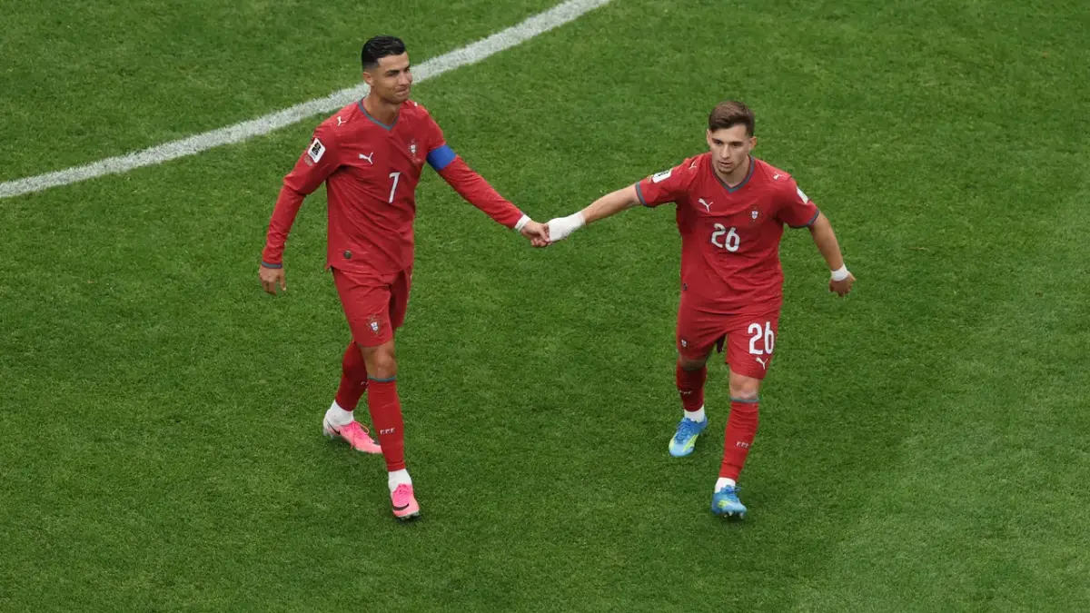 Cristiano Ronaldo dan Francisco Conceicao tampak kecewa setelah Portugal hanya mampu bermain imbang 1-1 melawan DR Kongo dalam laga pembuka Grup K Piala Dunia 2026 di Houston. (AFP)