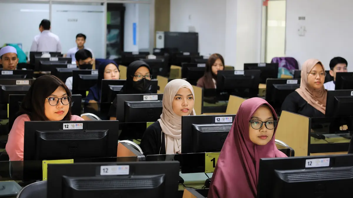 UINSI Samarinda hadirkan kuliah terjangkau tanpa uang gedung dengan banyak pilihan prodi umum dan keagamaan yang berkomitmen menghadirkan pendidikan tinggi berkualitas bagi masyarakat.