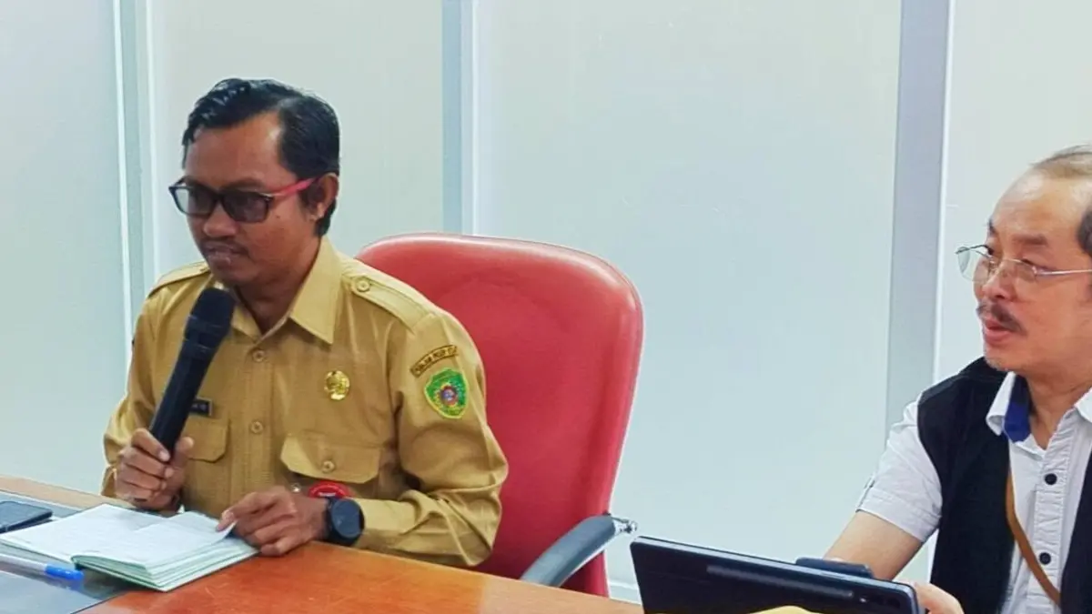 Deputi Direksi Wilayah VIII BPJS Kesehatan, dr Herman Dinata Miharja (kanan) dan Direktur RSUD RAPB PPU, dr Lukasiwan Eddy Saputro.(IST)