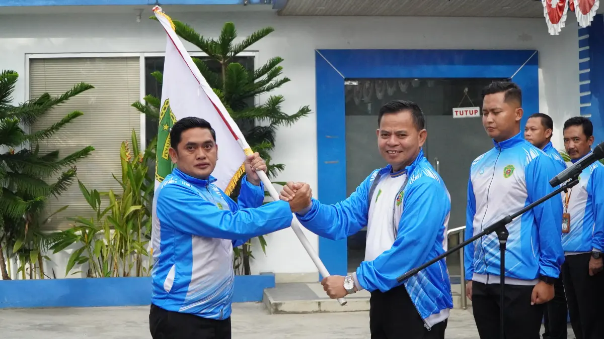 SIAP: Sekkab PPU, Tohar melepas 34 peserta kontingen Perumda Danum Taka mengikuti PORDA VII PERPAMSI Kaltim tahun 2026, Jumat (19/6/2026).