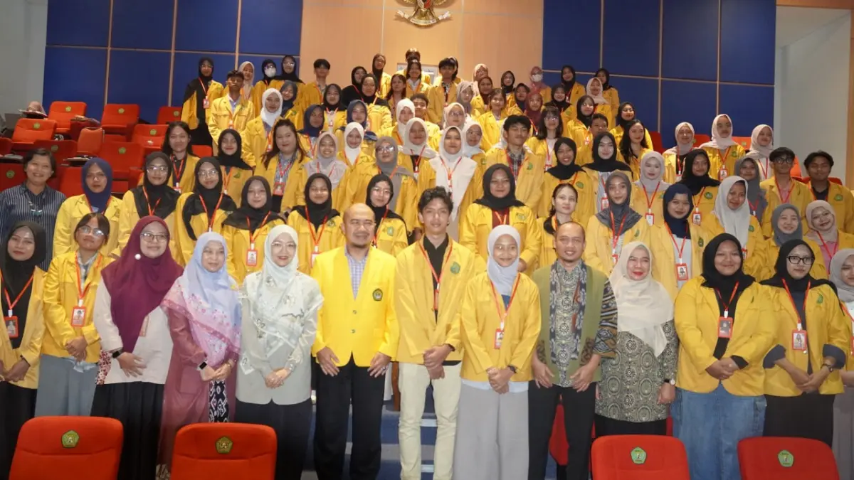 BERSAMA: Perwakilan pimpinan BPJS Kesehatan hadir bersama pimpinan dari Unmul dan para mahasiswa foto bareng usai melaksanakan program goes to campus.