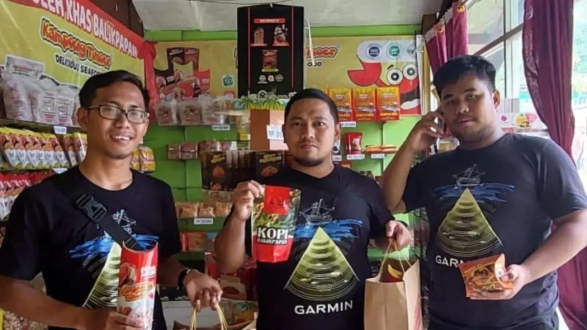 INOVASI: Tak mau berpuas diri dengan menjual peyek kepiting dan amplang kepiting, Kampoeng Timoer kini menghadirkan produk olahan basah siap saji seperti Kepiting Lada Hitam dan Kepiting Saos Manis. Diklaim bisa bertahan hingga tiga bulan.