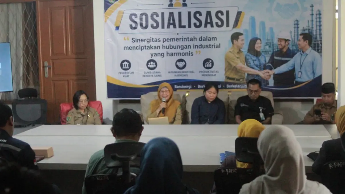 KEPATUHAN: Disnakertrans menggelar kegiatan Sosialisasi Kepatuhan Ketenagakerjaan yang ditujukan bagi seluruh pimpinan manajemen perusahaan se-Kabupaten PPU, Selasa (23/6/2026). AHMAD MAKI/KP