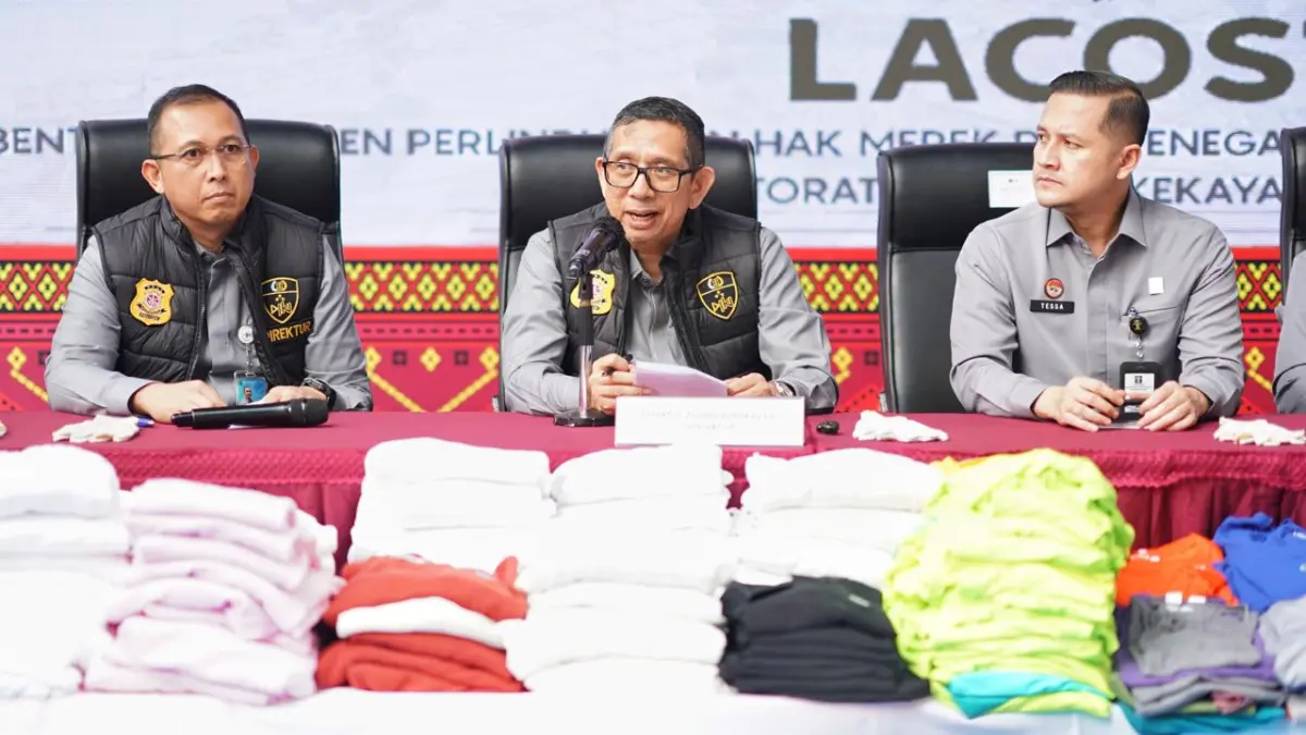 DJKI menindak pelanggaran merek dengan memusnahkan ratusan barang bukti hasil perkara merek Lacoste. (IST)