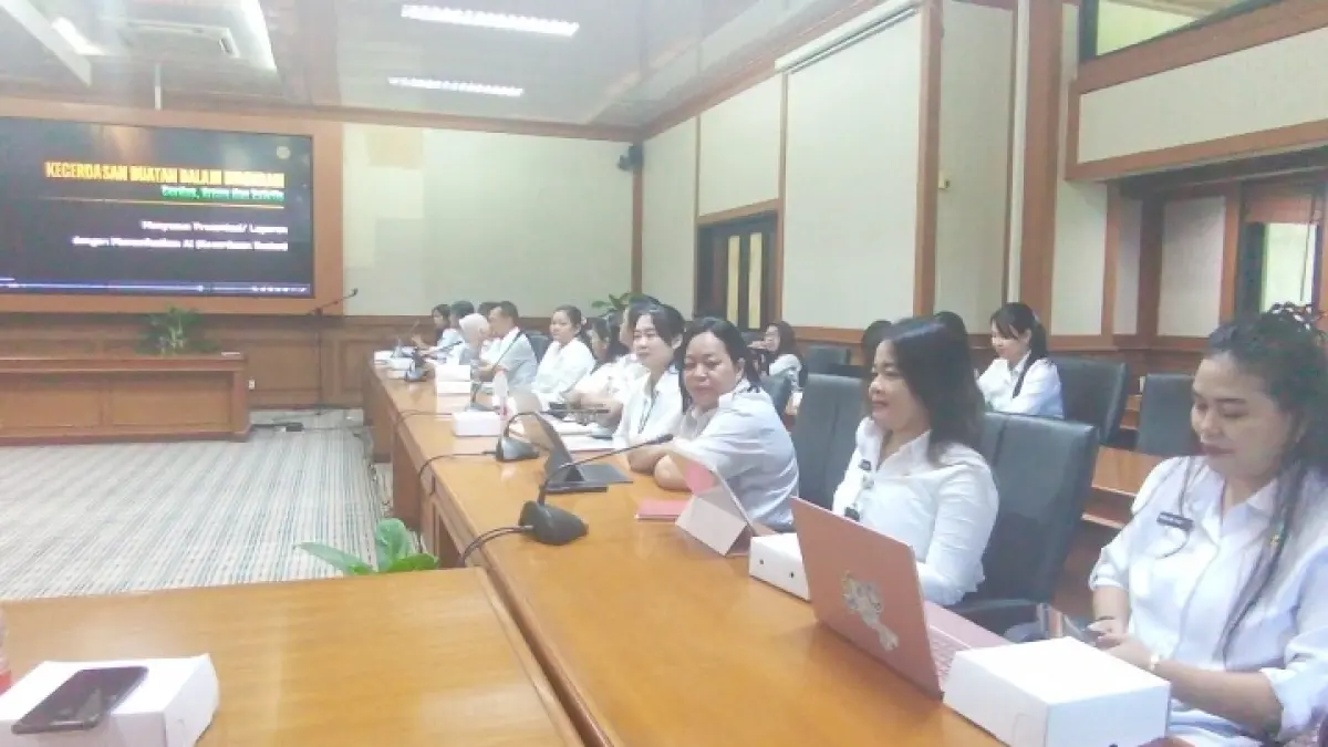 KAPASITAS: Pelatihan presentasi berbasis AI, yang digelar Abang Setkab Kubar. 