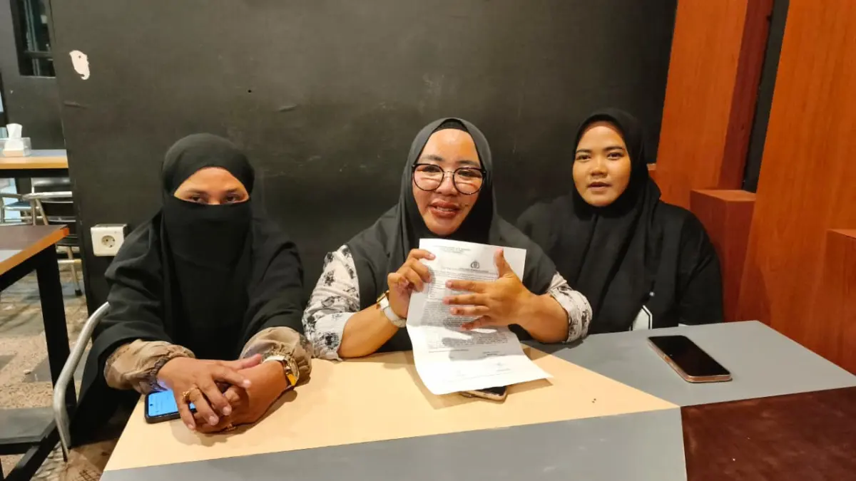 Ketua Tim Reaksi Cepat Perlindungan Perempuan dan Anak (TRC PPA) Kaltim, Rina Zainun (tengah). (HAFIZ/KP)